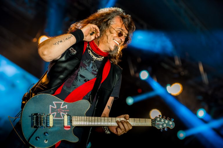 UPDATE. Popular Romanian rock musician  Adi Barar dies after catching Covid-19