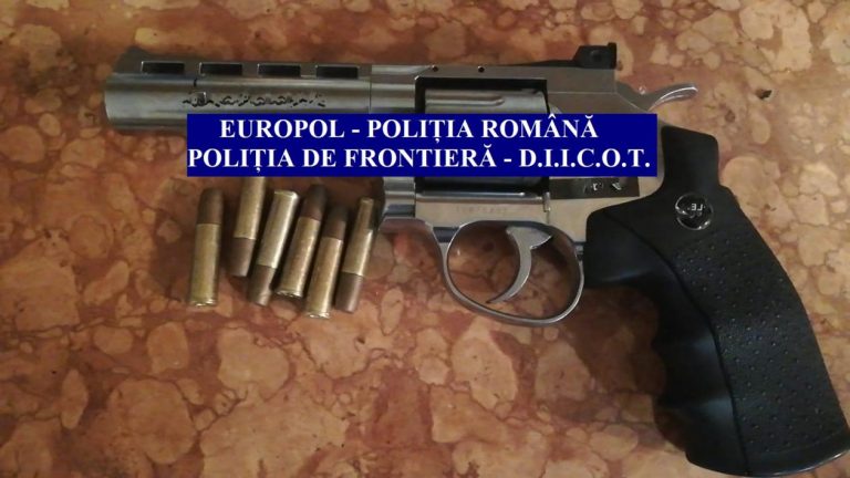 VIDEO. Seven suspected migrant smugglers arrested in Romania