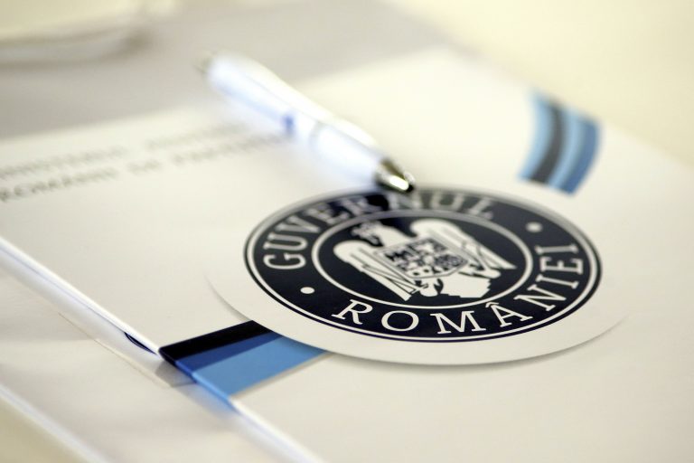 Agenţia Funcţionarilor Publici anunță un „desant” în toate instituțiile. O neregulă depistată: delegarea de atribuții