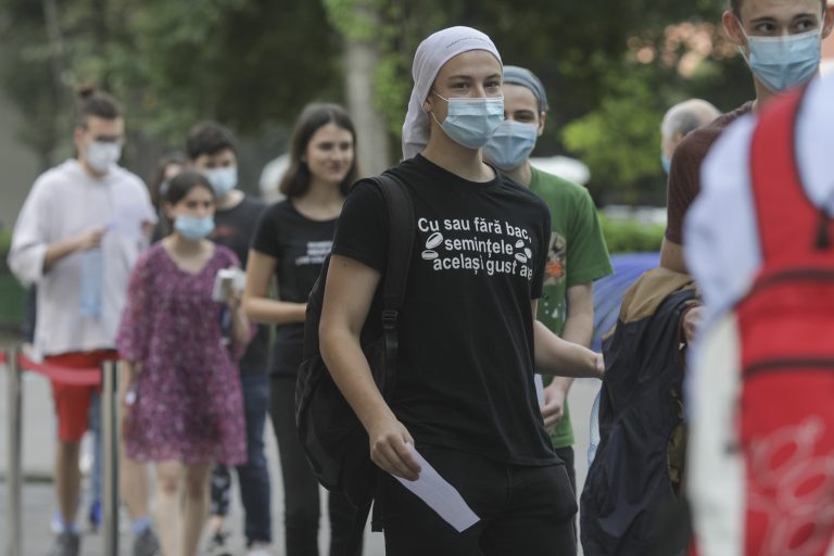 Se renunţă, temporar, la „Şcoala altfel”. Datele pentru Bacalaureat şi evaluarea naţională nu se schimbă