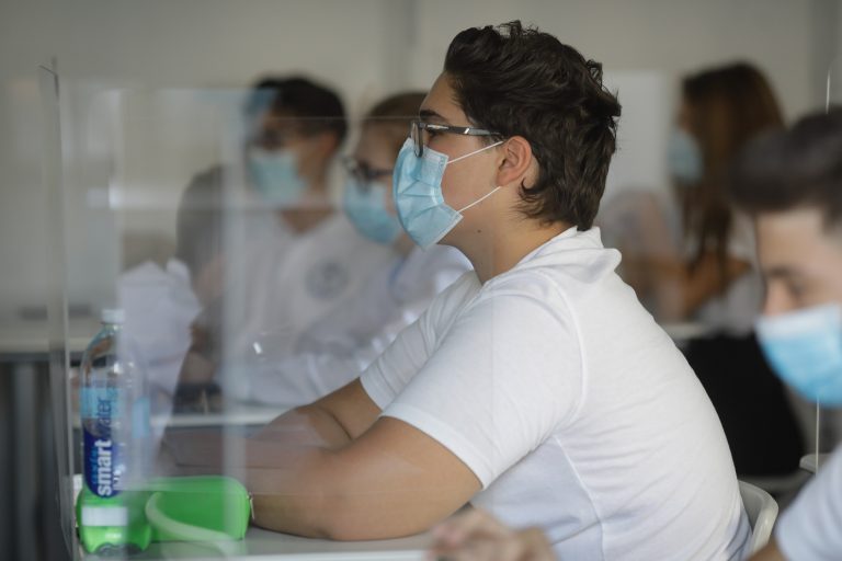 Prezenţă mare la simularea de bacalaureat. Minister: Subliniază importanţa acestor examene
