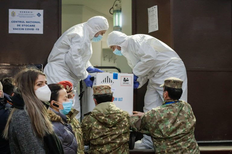 MApN creşte capacitatea de vaccinare. Cantacuzino, deschis pentru populaţia generală