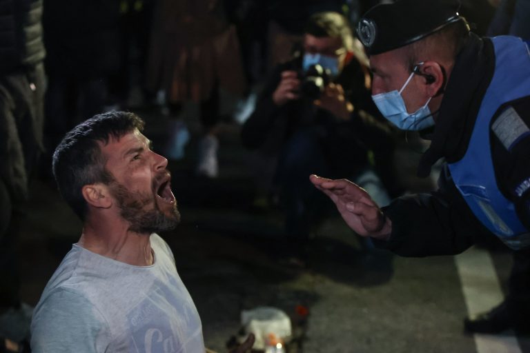 Sanitas, mesaj către protestatari, de Ziua Mondială a Sănătăţii: Ajunge!
