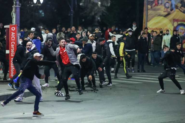 Bode: Dreptul la liberă exprimare, înţeles greşit de o minoritate care s-a exprimat violent. Bilanţul de marţi