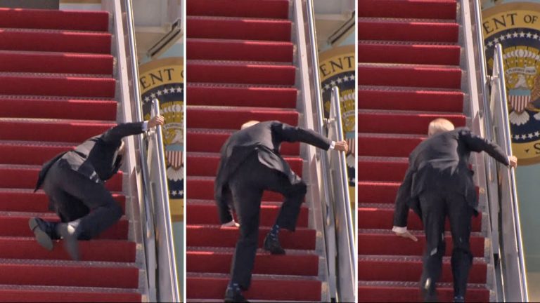 VIDEO | Joe Biden a căzut în timp ce urca în avionul Air Force One