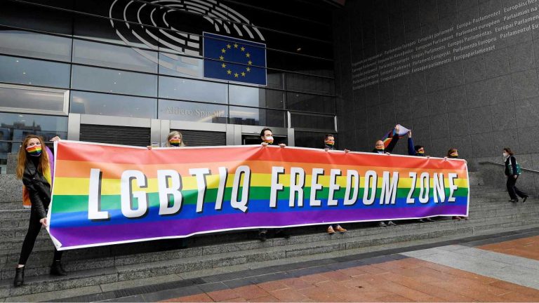 Parlamentul European declară Uniunea Europeană ”zonă de libertate LGTBIQ”