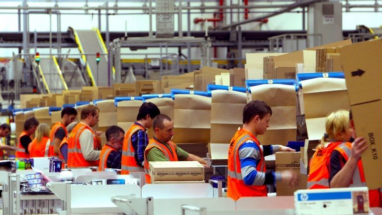 Angajaţii unui depozit Amazon au votat contra înfiinţării unui sindicat, cu o marjă de peste 2 la 1
