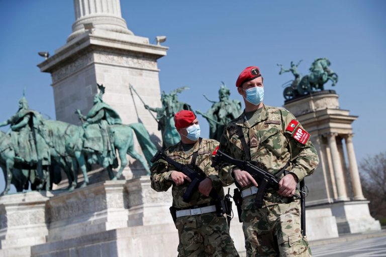 Guvernul ungar stabileşte condiţiile pentru prima etapă de eliminare a restricţiilor