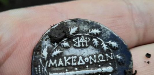 Retired police officer finds ancient Greek coins/Un fost poliţist a găsit monede antice-Facebook, Paul Durca