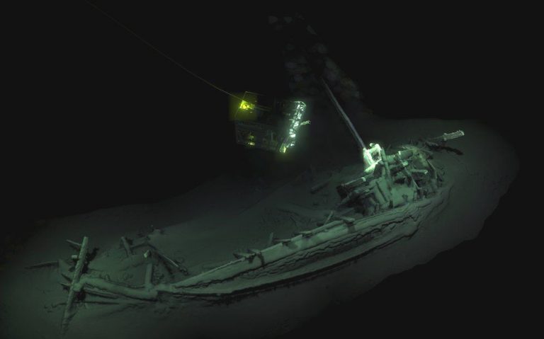 Marea Neagră, cimitirul celor 60 de epave-fantomă. Minunile antice din adâncuri, care l-au fascinat pe omul care a descoperit Titanicul