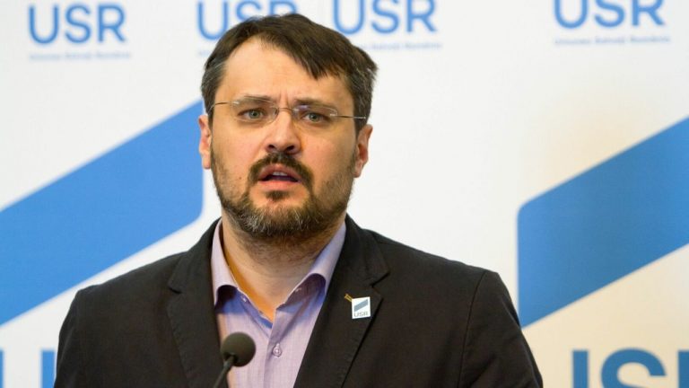 Ghinea a ales pe cine susține la șefia USR PLUS: „Eu cred că Dacian are un rol, dar nu este potrivit acum. Sau e mai potrivit Dan Barna”