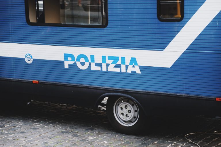 Mafiot italian, capturat după ce a fost dat de gol de clipurile sale de pe YouTube. Care a fost detaliul „fatal”