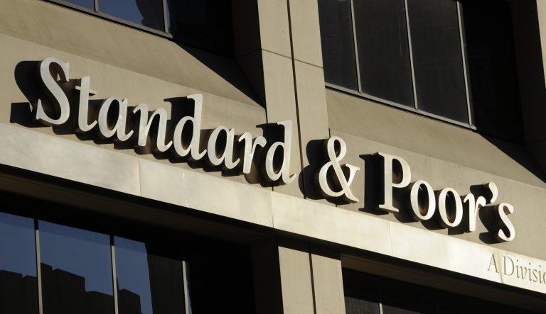 S&P scade perspectiva creditului Israelului (AA-) la negativă, din cauza războiului din Fâşia Gaza
