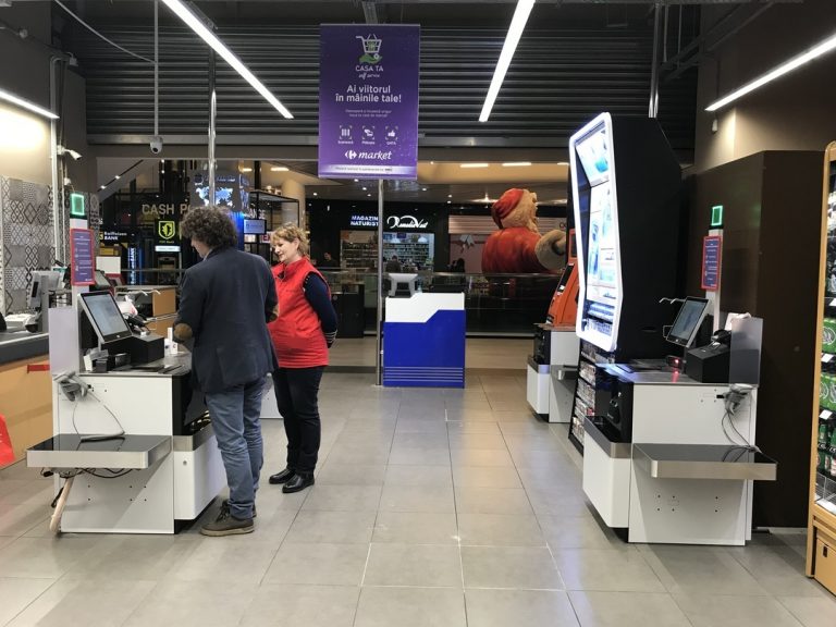 Primul hipermarket Carrefour 100% fără casieri a fost inaugurat la Sfântu Gheorghe