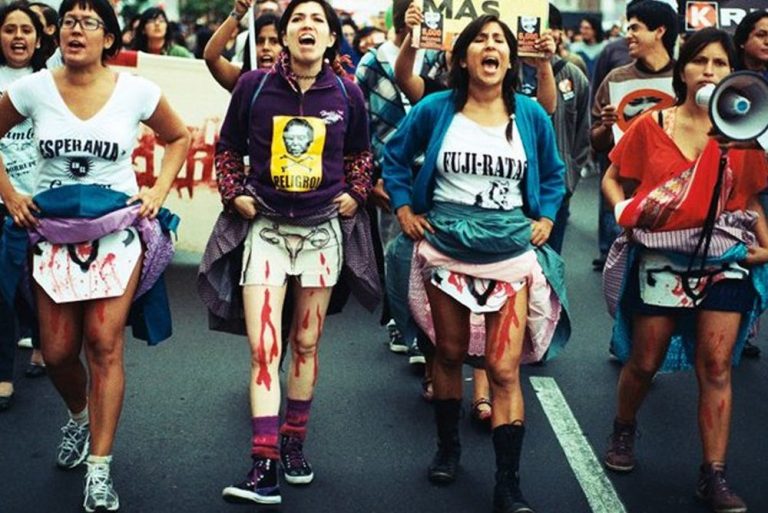 O filă sinistră a trecutului recent. A început procesul fostului preşedinte peruvian Alberto Fujimori pentru sterilizarea forţată a mii de femei