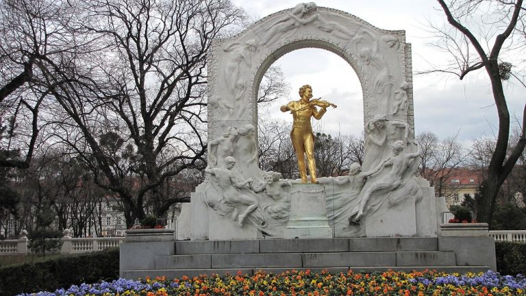 Johann Strauss Ensemble tours Romania for Xmas