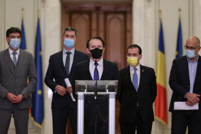 CCR dezbate sesizarea Guvernului privind moţiunea de cenzură
