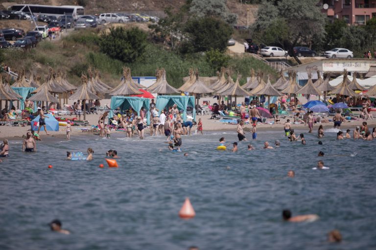 35.000 de turişti sunt aşteptaţi să sosească pe litoral în minivacanţa de Paşte şi 1 Mai