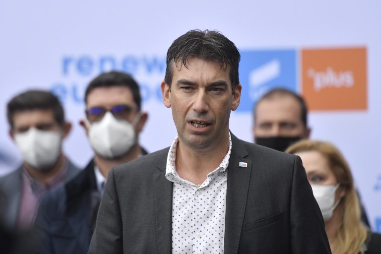 Tudorache (PLUS): Vlad Voiculescu trebuie să comunice mai mult, mai bine, trebuie să-şi găsească oameni. Nu poate fi și la cârma ministerului, şi să facă comunicare