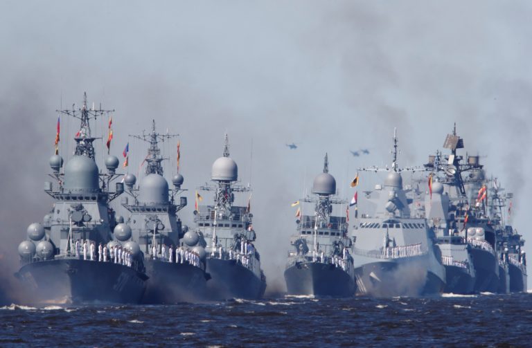 Rusia trimite nave de război pentru manevre în Marea Neagră, pe fondul tensiunilor din estul Ucrainei