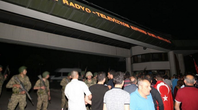 Închisoare pe viață pentru 22 de foşti militari turci, în dosarul puciului  anti-Erdogan