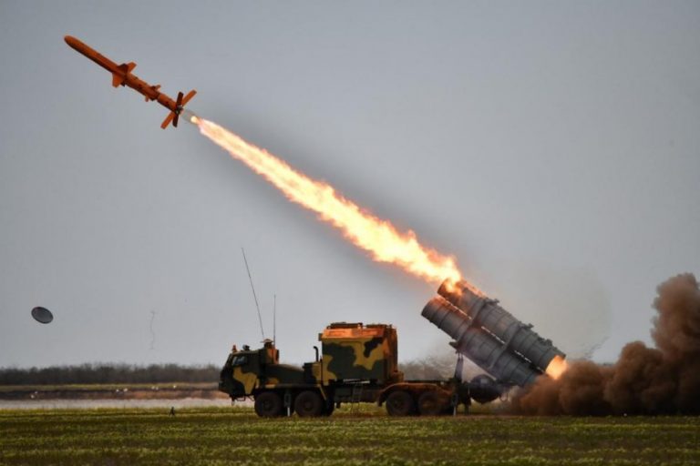 Kievul pune presiune pe Occident: Ucraina s-ar putea dota cu arme nucleare, în cazul în care nu devine membră a NATO