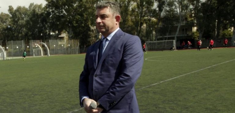 Jurnalist grec, specializat în dosare penale, asasinat în faţa locuinţei