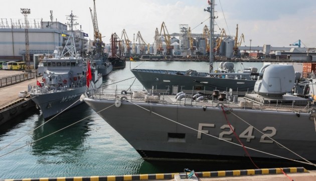 Rusia limitează până în octombrie navigaţia navelor străine în trei zone din Marea Neagră