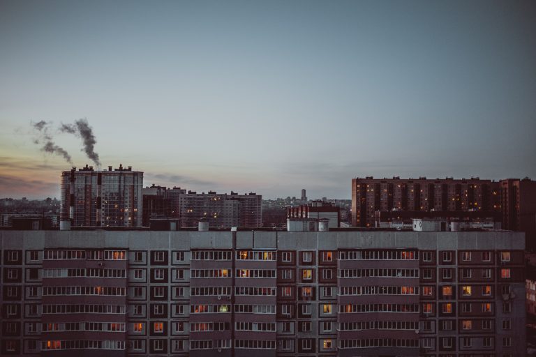 Epopeea unei familii: a așteptat aproape jumătate de secol ca să primească o locuință socială