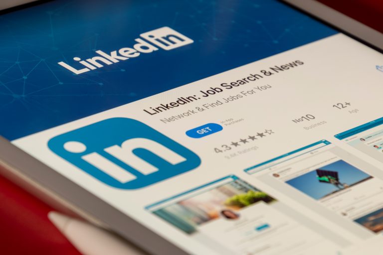 Datele a jumătate de miliard de membri LinkedIn au fost scoase la vânzare. Reacția companiei