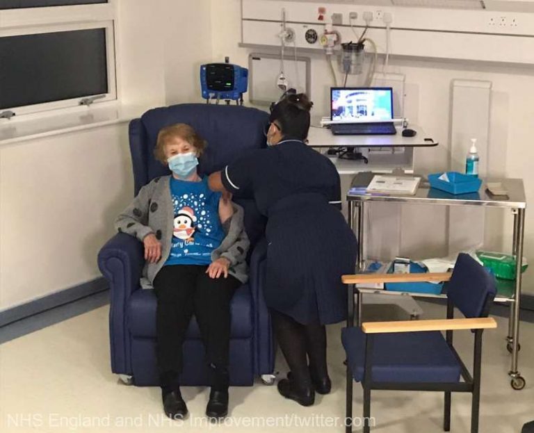Prima persoană din lume vaccinată de Covid face apel la oameni să se imunizeze