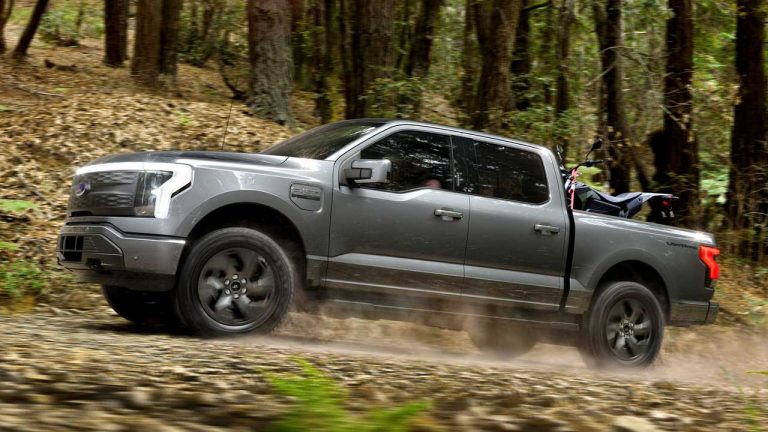 Lightning-mania. Ford Motor a atras 20.000 de rezervări pentru noul vehicul pickup electric în doar 12 ore de la prezentarea oficială a acestuia