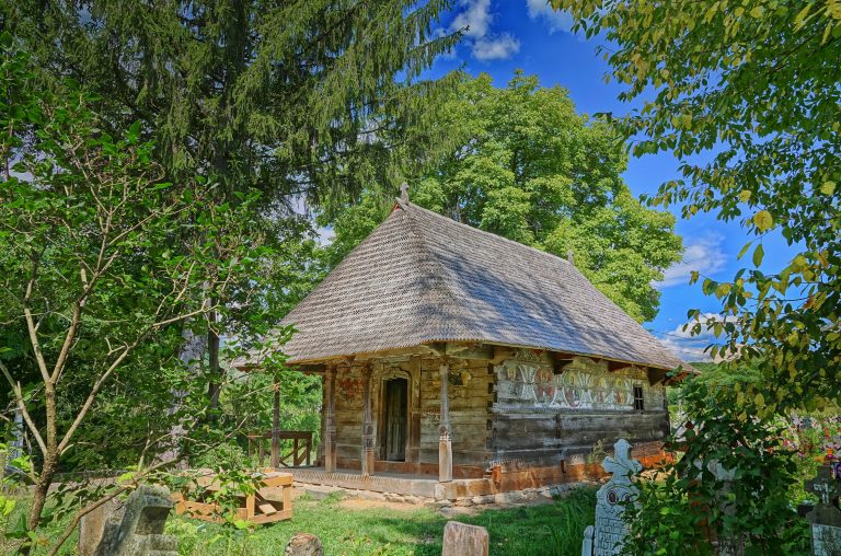 VIDEO | Tiny 18th-century wooden Romanian church wins European prize for heritage
