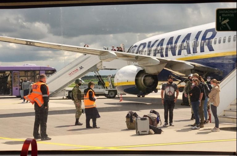 Indignare internațională după deturnarea avionului la Minsk. Șeful NATO: „Un incident grav și periculos”