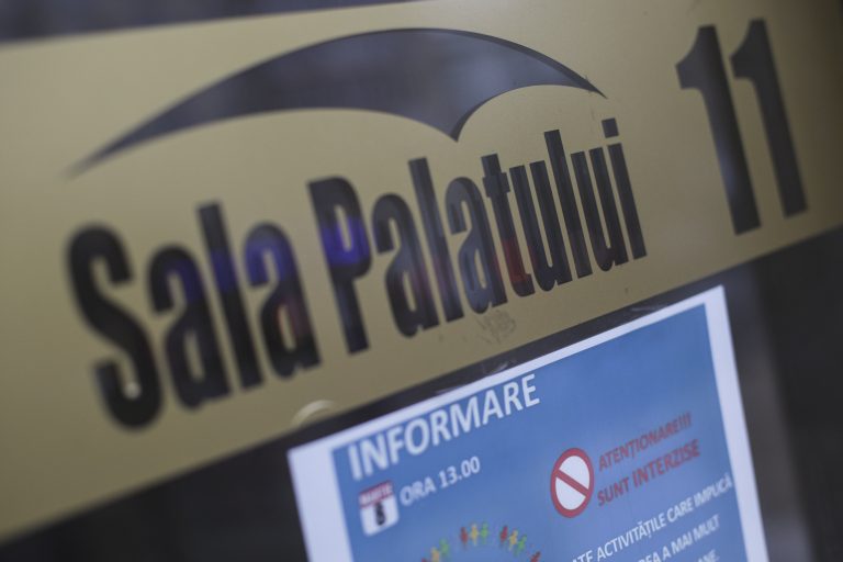 Start maratonului de vaccinare din București – la Biblioteca Națională și Sala Palatului. Persoanele care doresc se pot vaccina cu Pfizer, fără programare, până luni dimineaţă