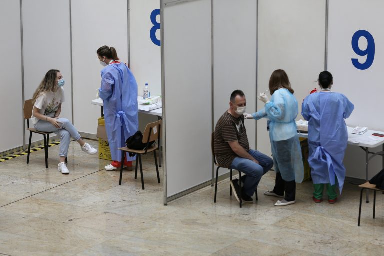 Agenția EFE: De ce au eșuat România și Bulgaria în campania de imunizare a populației