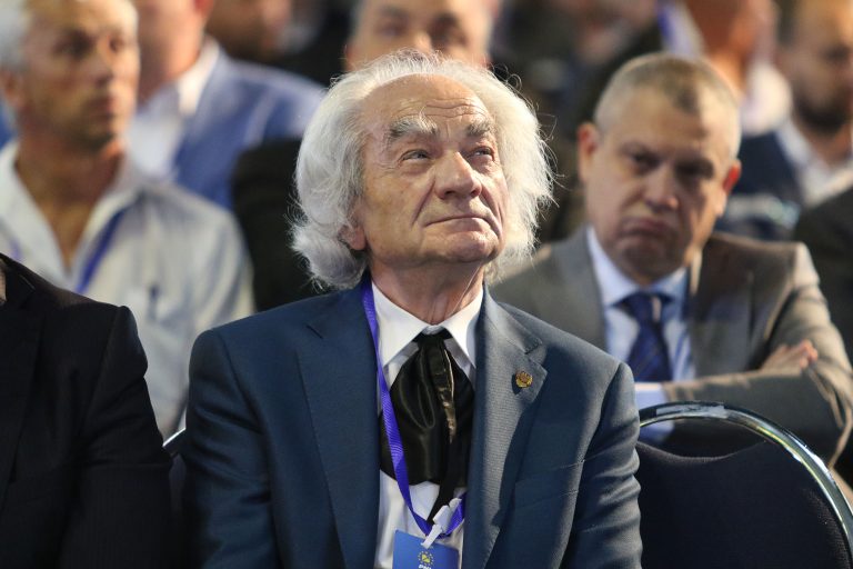 Ministru Sănătății îi transmite academicianului Leon Dănăilă, care aşteaptă o proteză de şold, că „fiecare pacient va fi tratat în funcţie de nivelul de urgenţă”