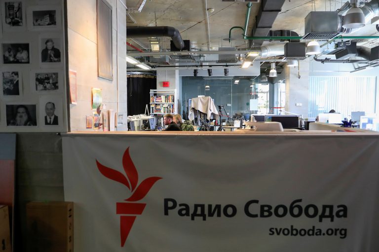Rusia a îngheţat contul postului Radio Europa Liberă la o bancă din Moscova