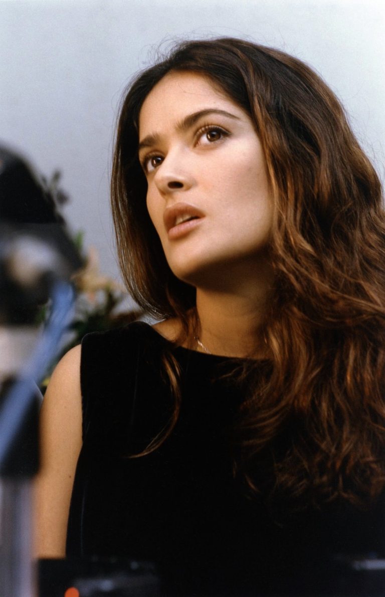 Salma Hayek: Medicul m-a implorat să merg la spital, pentru că era atât de grav