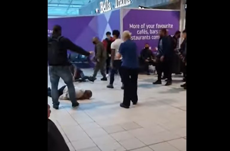 VIDEO  |Mass brawl at Luton Airport leaves three Romanian passengers seriously injured and 17 arrested
