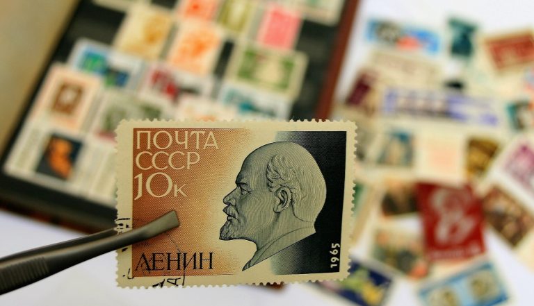 Cum o satiră sovietică a dat tonul nebuniei conspiraționiste din mass-media de stat din Rusia