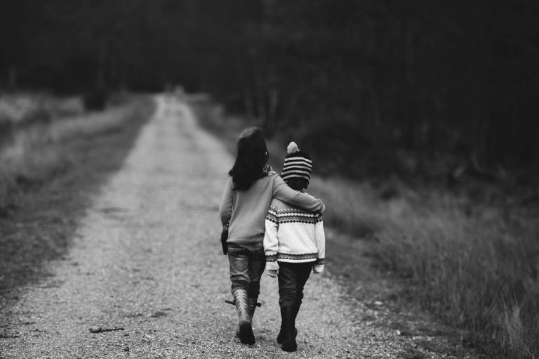 Consiliul Europei: Copiii maltrataţi din Europa, inclusiv din România, trebuie să beneficieze de măsuri oficiale de reparaţie