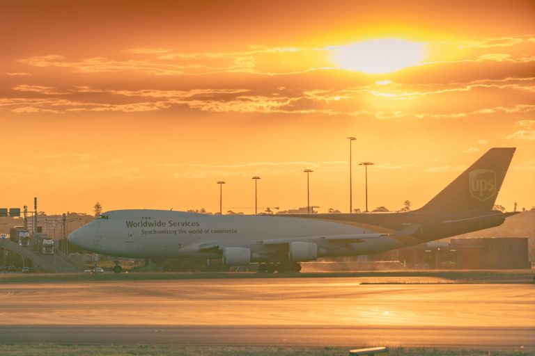 Australienii primesc amenzi şi pedepse cu închisoarea dacă se întorc din India, țară copleșită de noua tulpină a coronavirusului