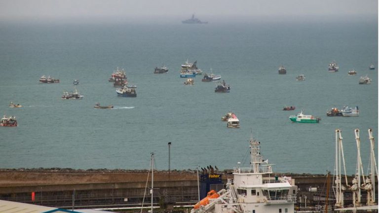 Londra recheamă navele de patrulare după plecarea ambarcaţiunilor franceze din insula Jersey