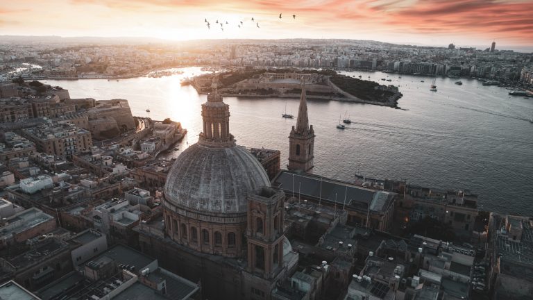 Malta anunţă că este prima ţară din UE care a atins imunitatea colectivă