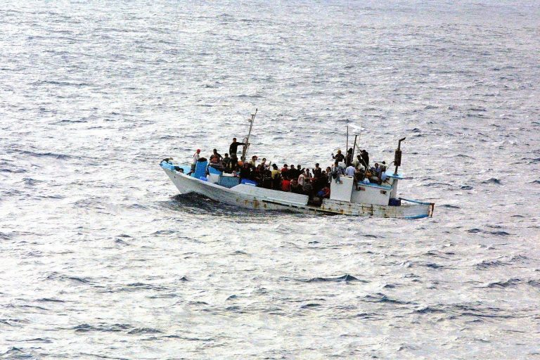 Record: Peste 10.000 de migranţi au traversat Canalul Mânecii de la începutul anului