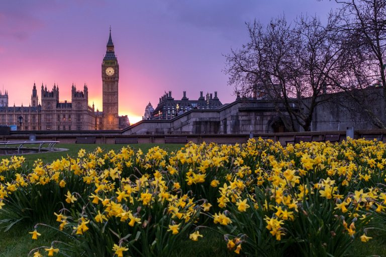 Atmosferă de scandal internațional: Cetățeni UE, deținuți în centre pentru migranți în Marea Britanie