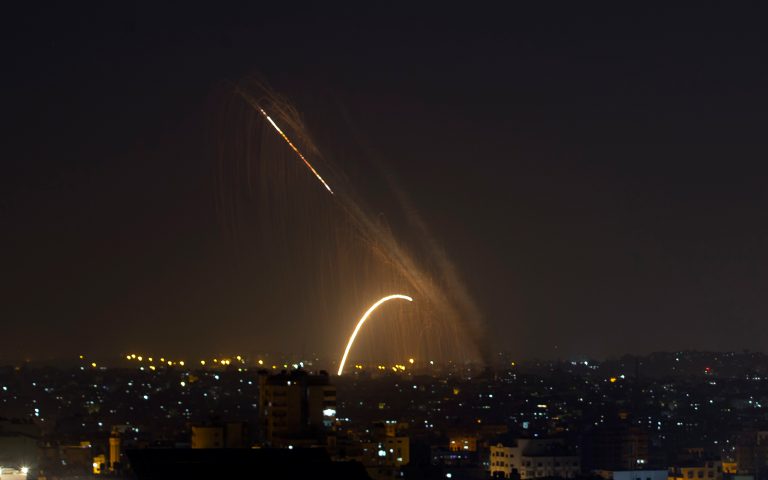Rachete lansate de mişcarea Hamas asupra Israelului. Netanyahu: Hamas a trecut o ”linie roşie”; Israelul va răspunde ”cu forţă”