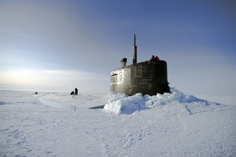 Sute de teste pentru oțelul folosit la constucția submarinelor americane au fost falsificate de o femeie timp de mai mulți ani