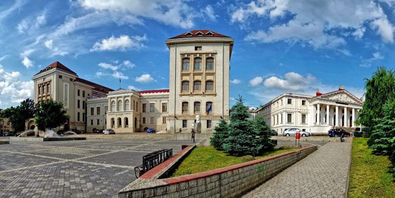 „Abuziv, neconstituțional și injust”. Nemulţumiri la UMF Iaşi: studenţii ar putea fi primiţi la examene doar pe bază de vaccin sau test PCR negativ